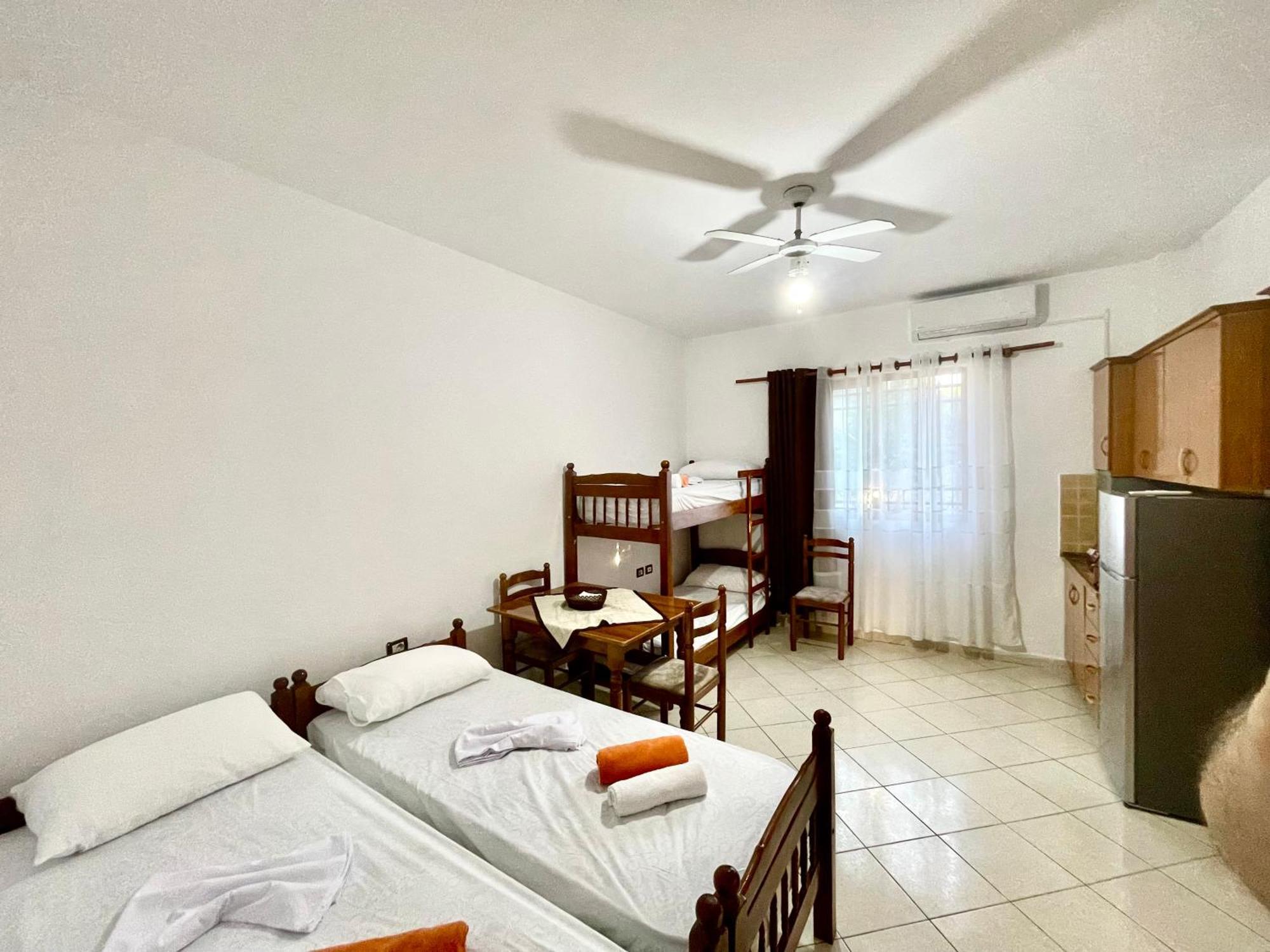 Xhou'S Home Shkoder Luaran gambar