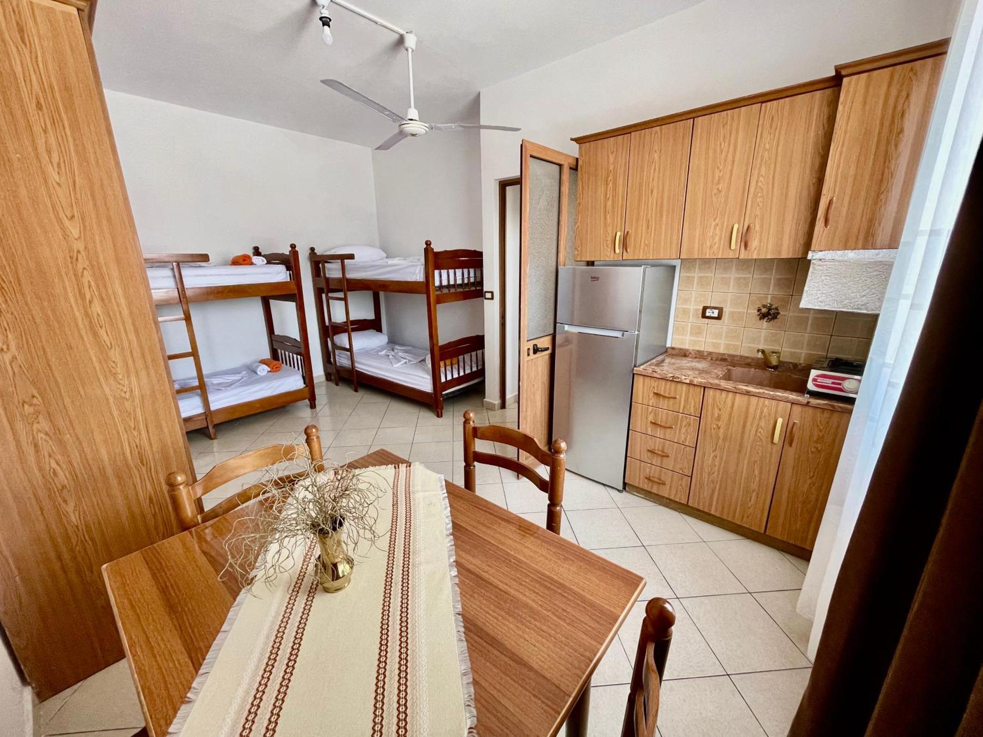 Xhou'S Home Shkoder Luaran gambar