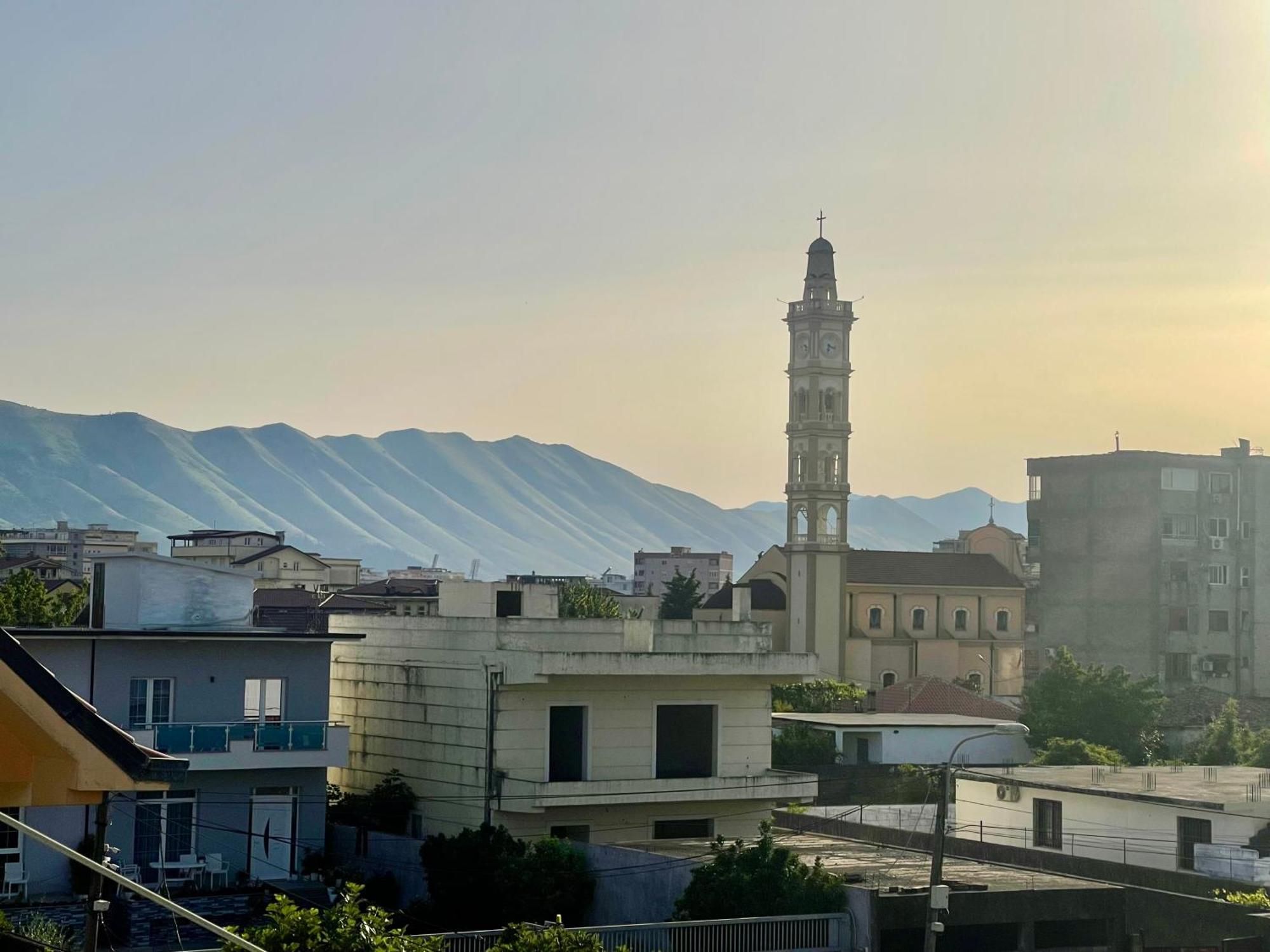 Xhou'S Home Shkoder Luaran gambar