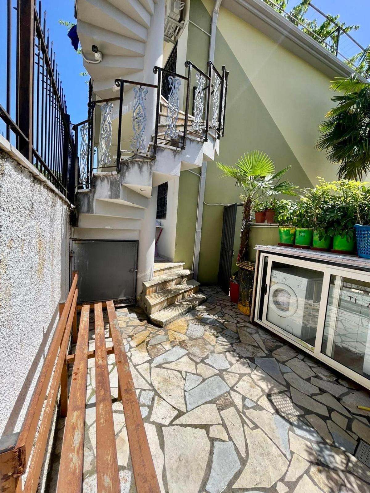 Xhou'S Home Shkoder Luaran gambar