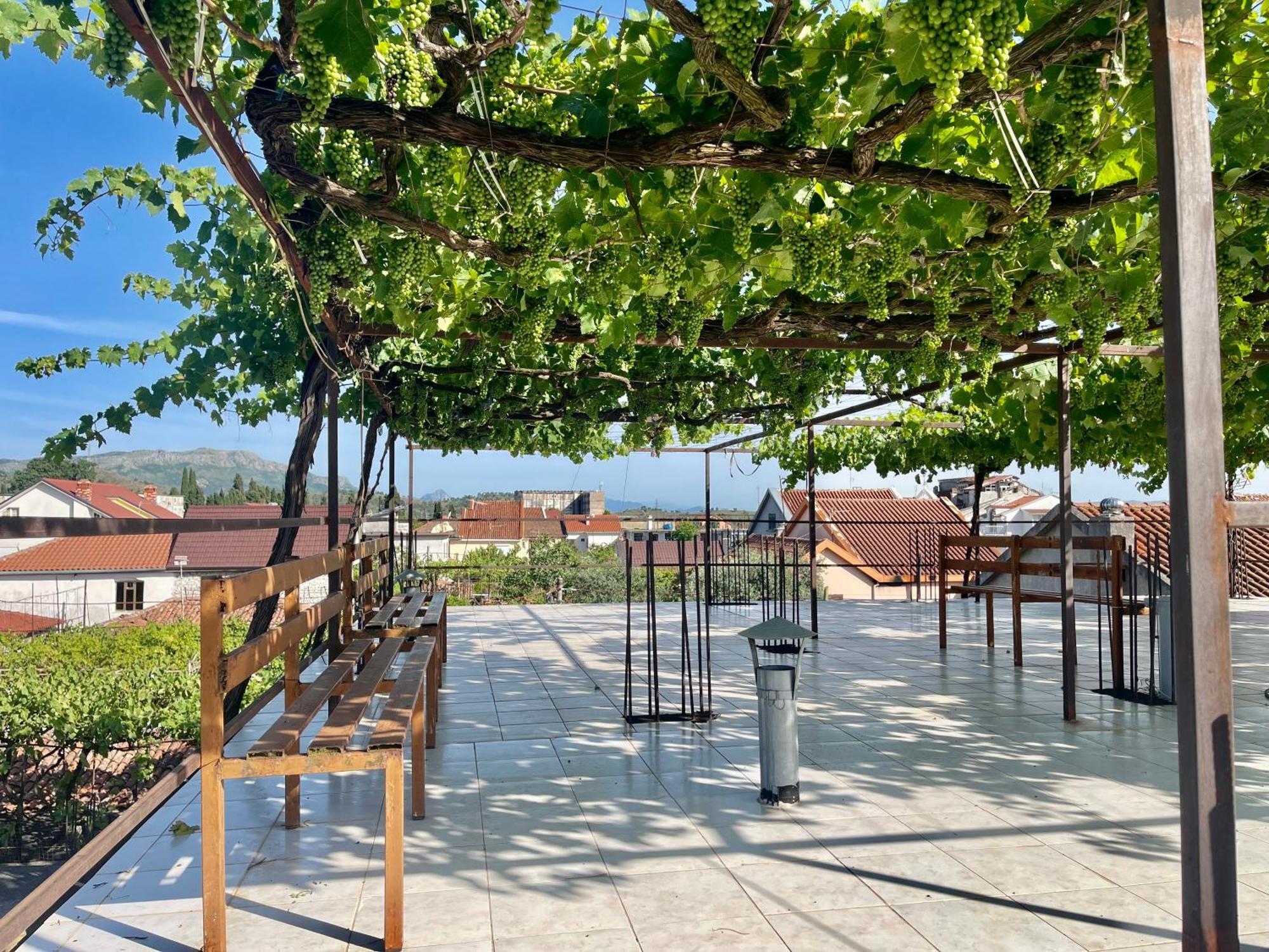 Xhou'S Home Shkoder Luaran gambar